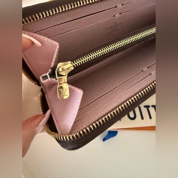 Louis Vuitton Clemence Zipper Wallet Rose Ballerine - Picture 14 of 16